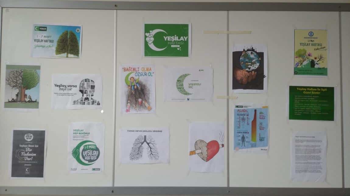 Okulumuz yeşilay kulübü öğrencileri panosu hazırladılar.